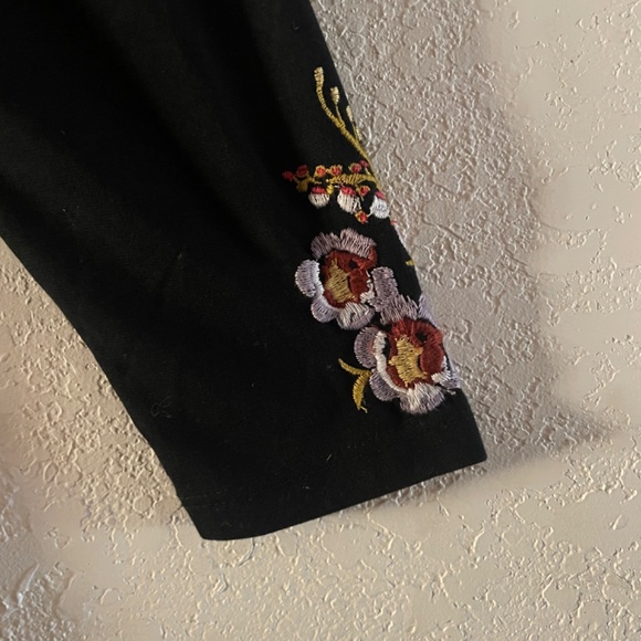 Ann Taylor LOFT  Black Floral Embroidered Boho Midi Dress SZ 4 - Picture 5 of 7